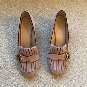 Gucci loafers in light pink suede